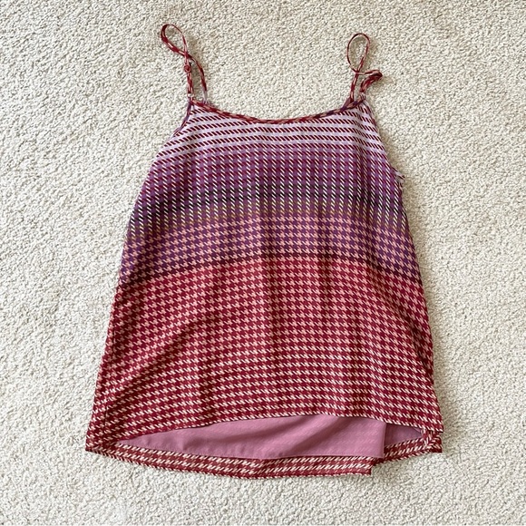 🎃CAbi Houndstooth Colorful Sheer Pleated Tank Top - Picture 10 of 10